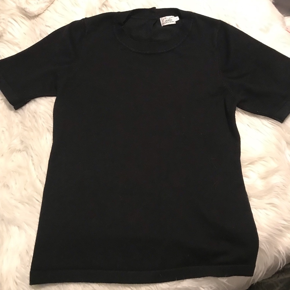 NWT Cielo short sleeve sweater top